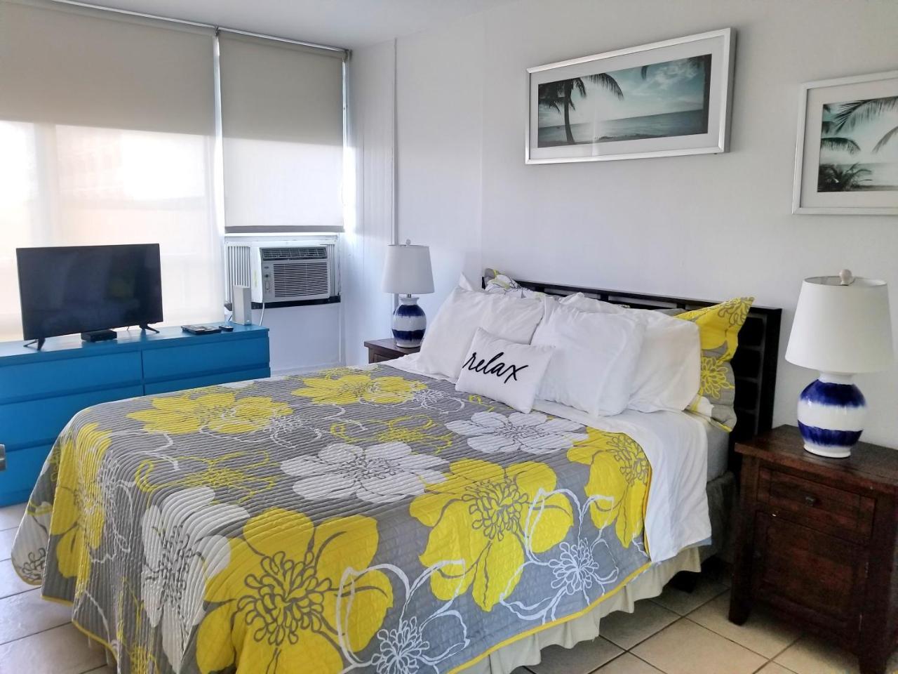 Beachfront Coral Beach Condo San Juan Esterno foto
